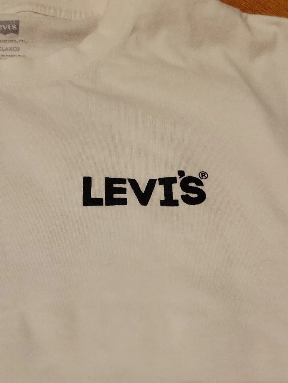 Levi's White Crew Neck T-Shirt with Black Logo